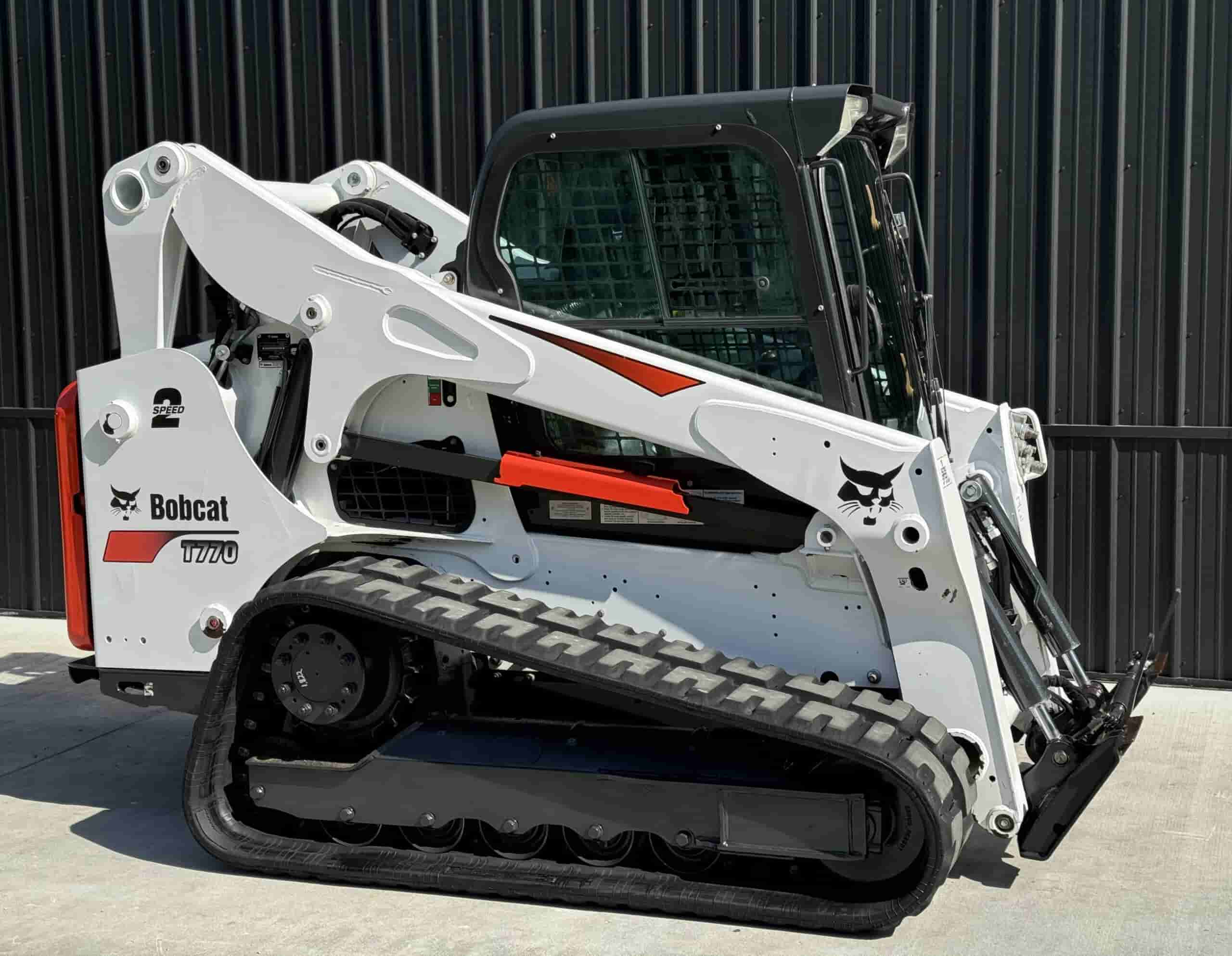 2017 BOBCAT T770 CLEAN
